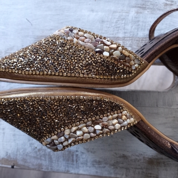 VINTAGE Haute Diva mochi Heels Sandals Slingback Golden Embellished Size 6 Re… - Picture 9 of 16